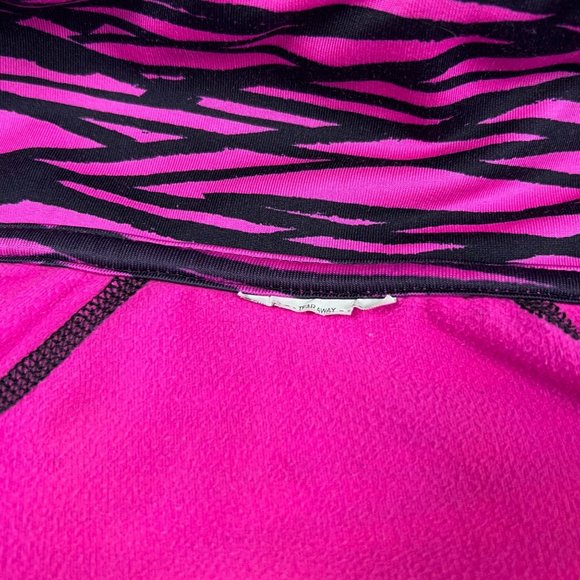Under Armour 1/2 Zip Pullover Size Small Pink Black Animal Print Thumb Holes - Picture 3 of 7